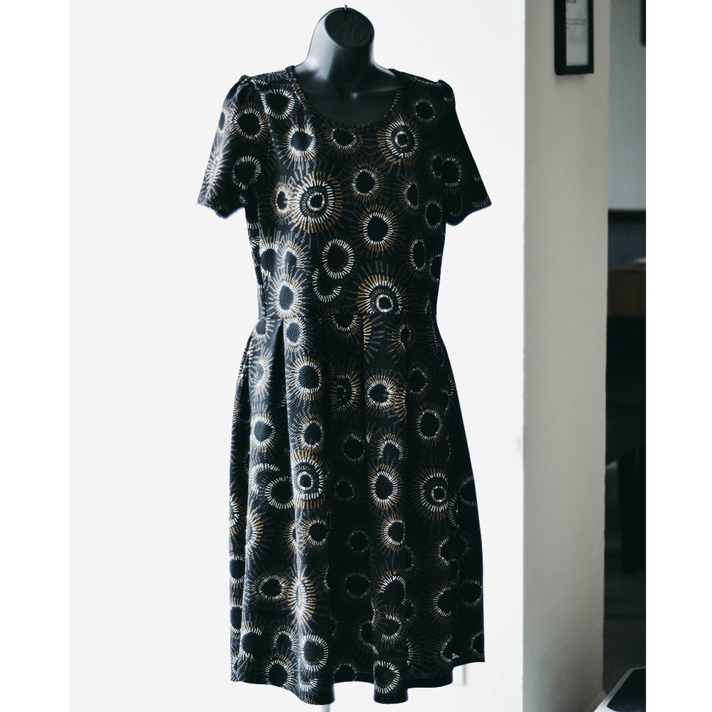 NWOT LuLaRoe Black Gold Pattern Amelia Dress XL